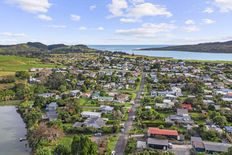 26 Smith Street Raglan_22