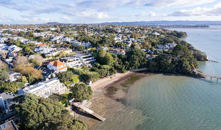 Roseneath Wellington houses