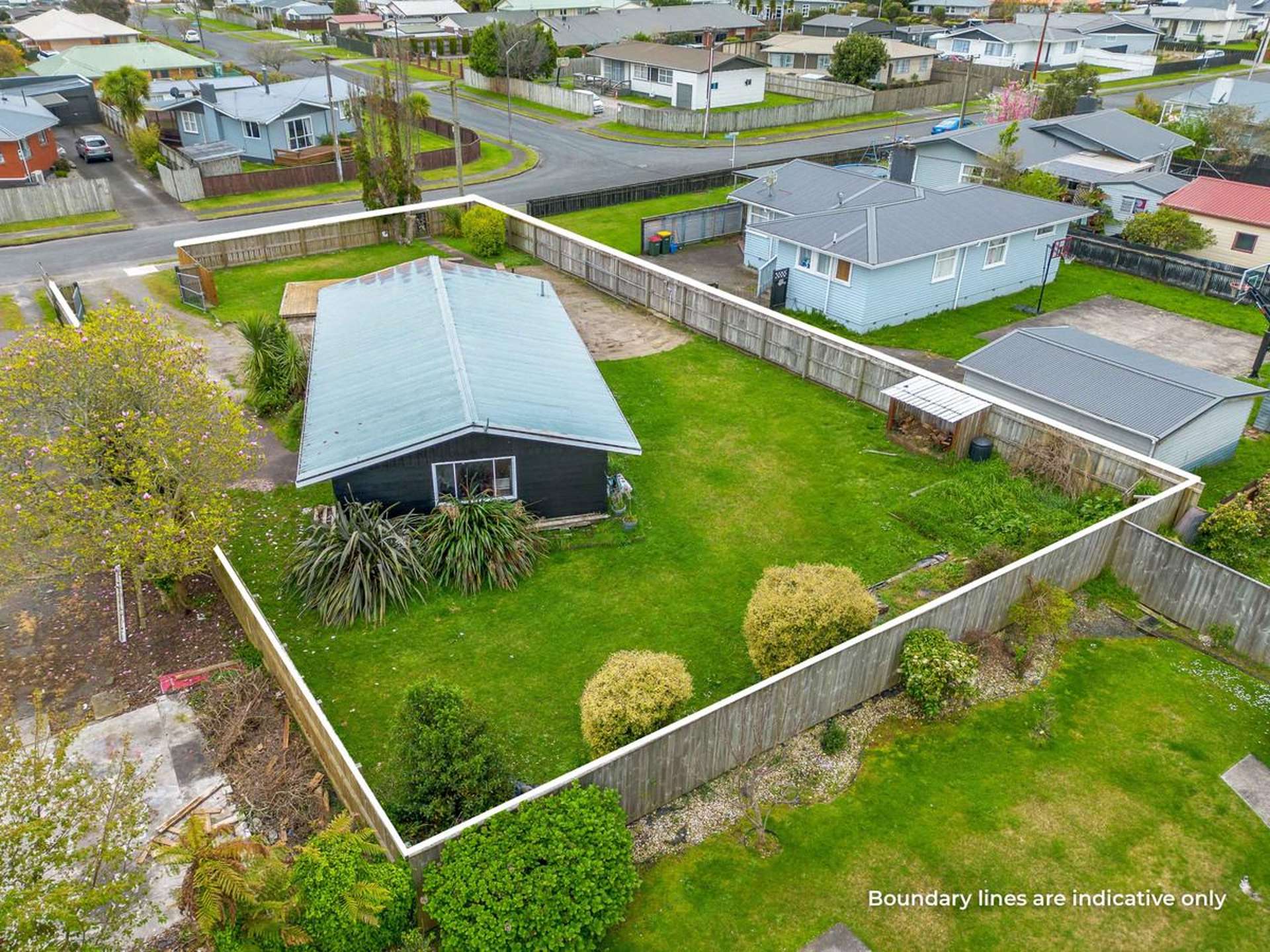 22 Fenruss Street Fairy Springs_0
