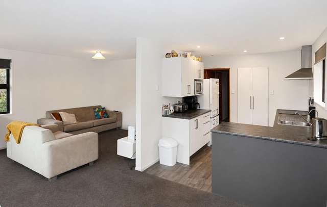 CENTRAL, COMFORTABLE & CONVENIENT