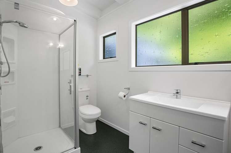 5 Lucy Road Waiomu_16