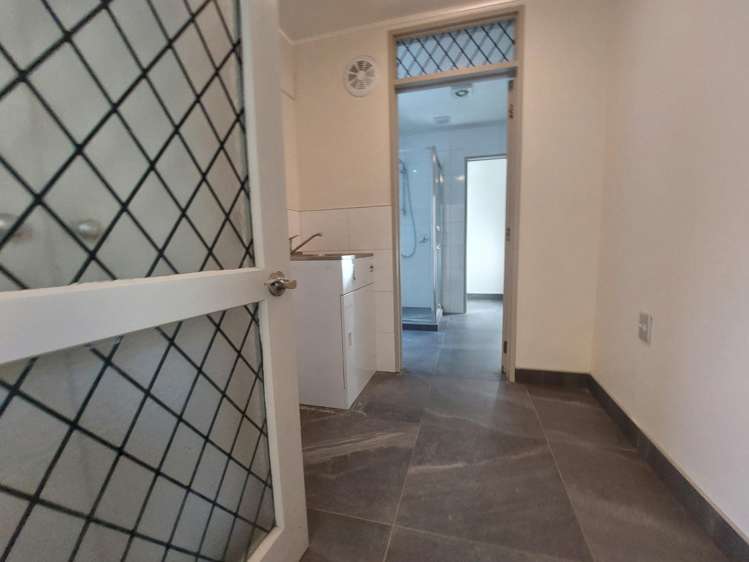 1/14 Lillington Road Remuera_13