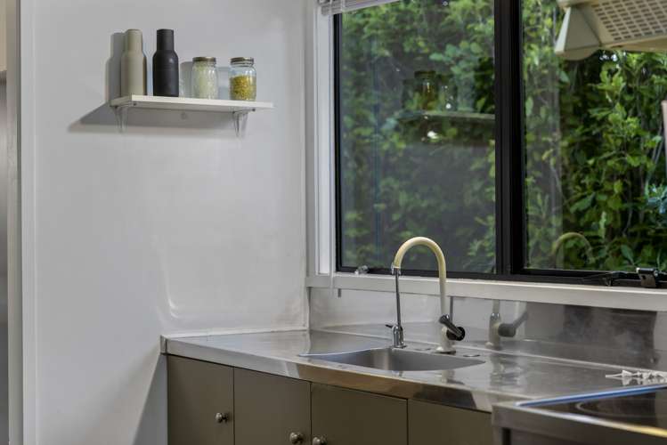 52 Solar Road Glen Eden_10