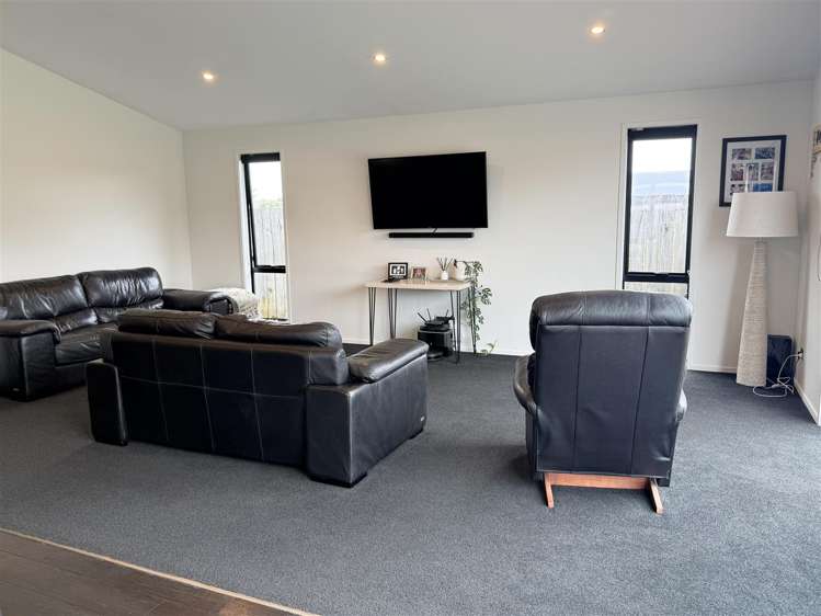 64 Blake Street Blaketown_6