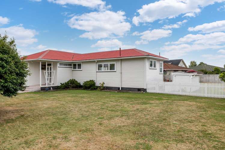 16 Monrad Street Highbury_23