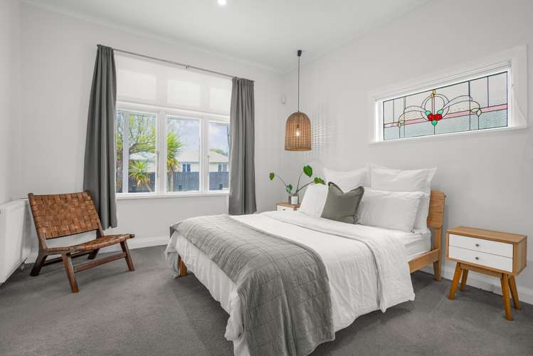 2 Richard Grove Stokes Valley_11