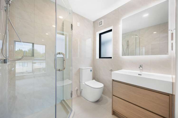 2A Janome Place Bucklands Beach_16