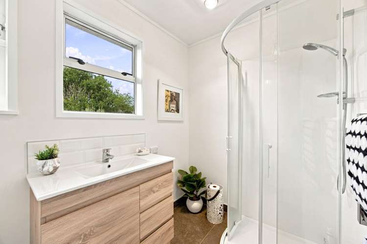 25 McPhail Street Birkdale_14