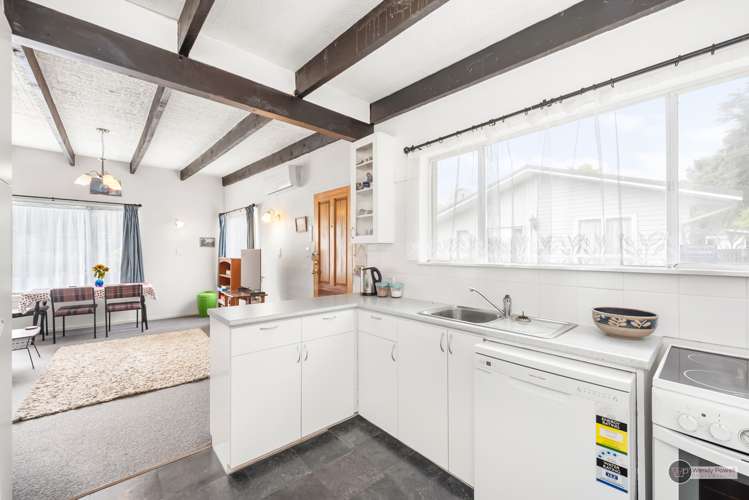 28 Deller Grove Silverstream_5