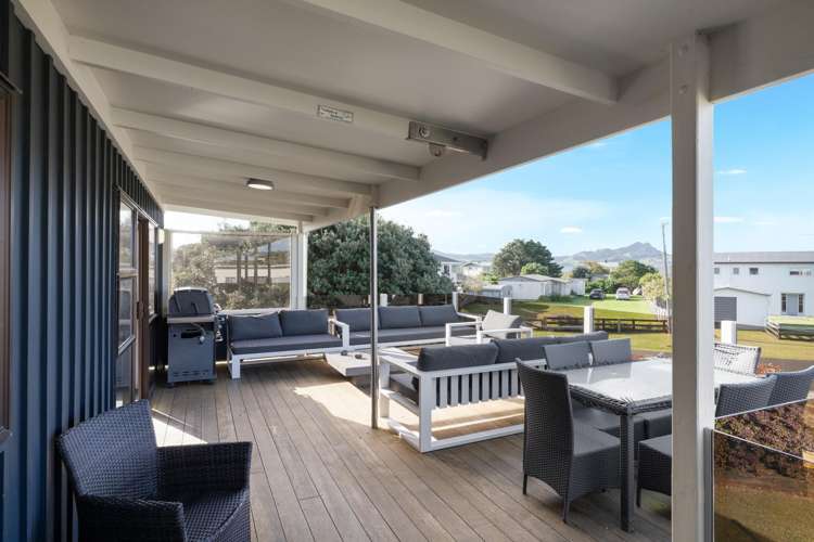 2 Banks Street Cooks Beach_22