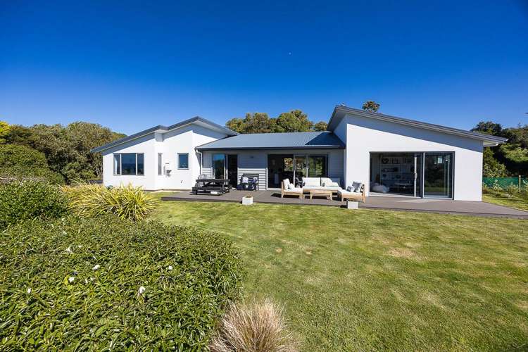 213 & 213A Tomahawk Road Andersons Bay_4