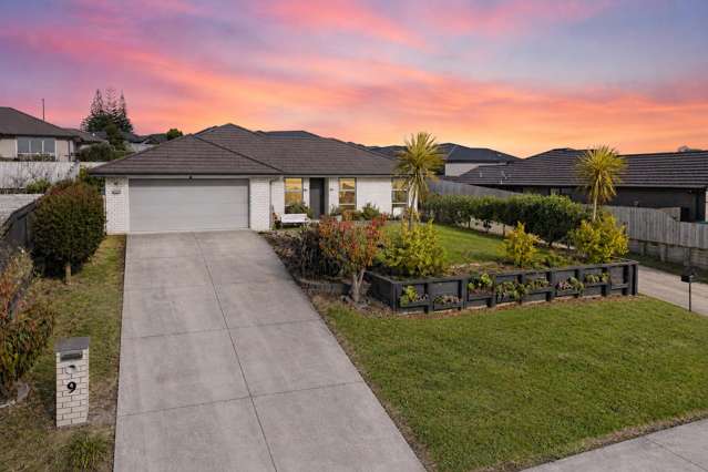 Modern, Low Maintenance with Scenic Outlook