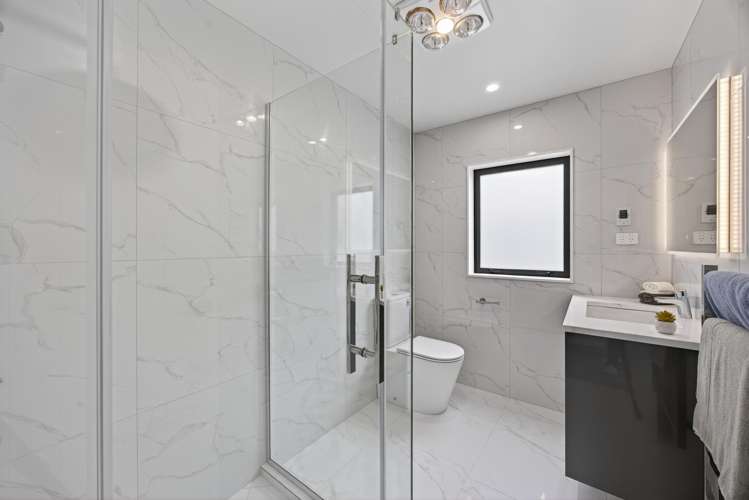 2 Ballyalton Crescent Flat Bush_34