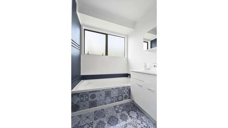 2/221 Waitemata Drive Ranui_11