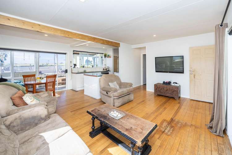 37 Heather Green Avenue Meremere_1