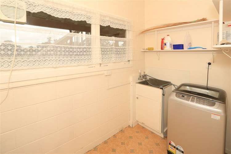 54 Acacia Crescent Glenview_13