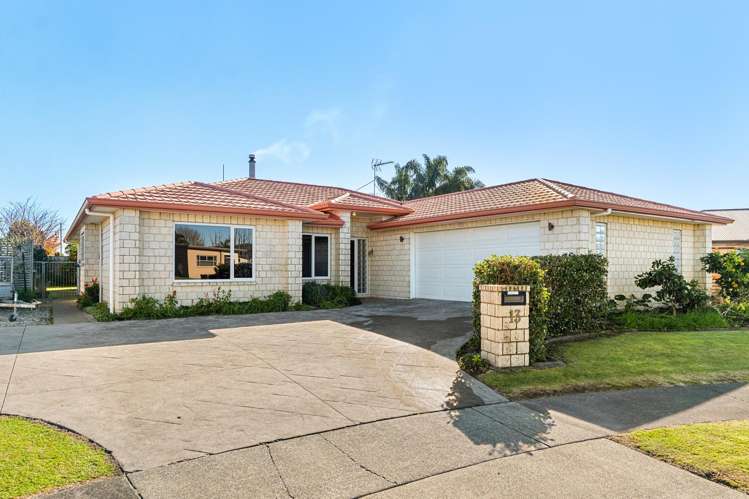 13 Roger Street Lytton West_1