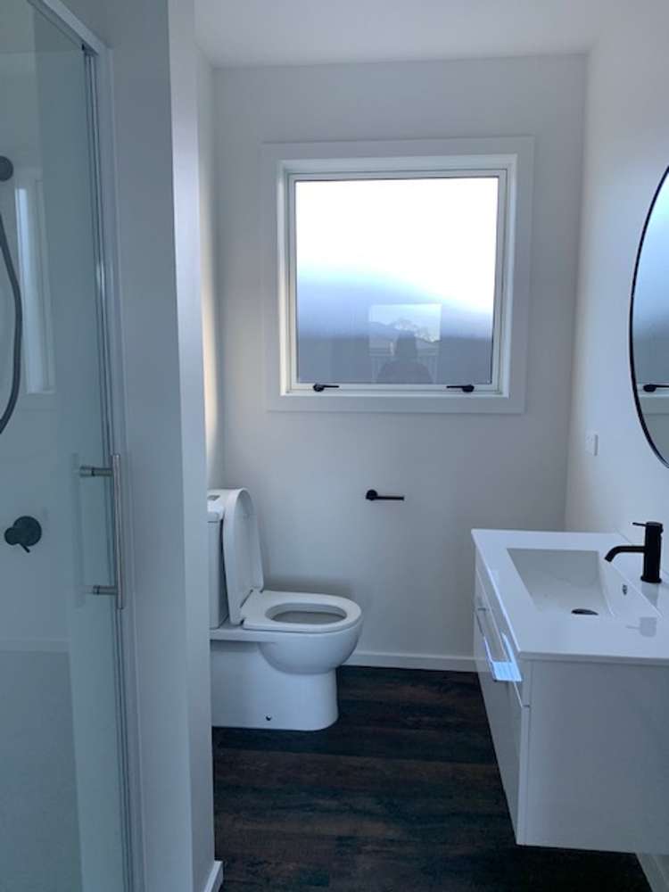 8 Drovers Way Frimley_11