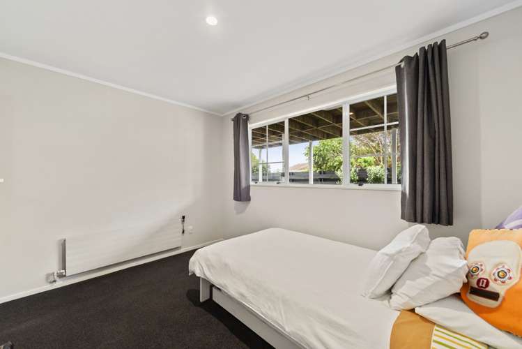 4 Ingle Avenue Waipahihi_10