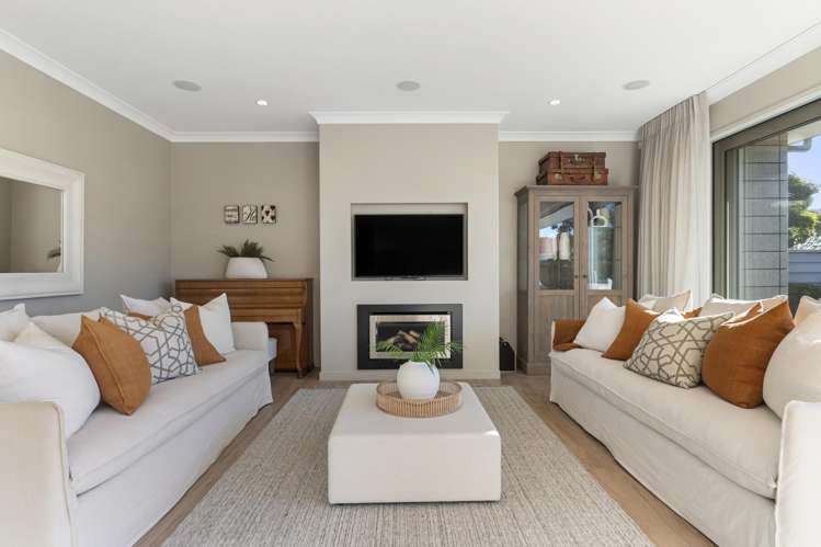 43 Ridgemount Rise Mangere Bridge_11
