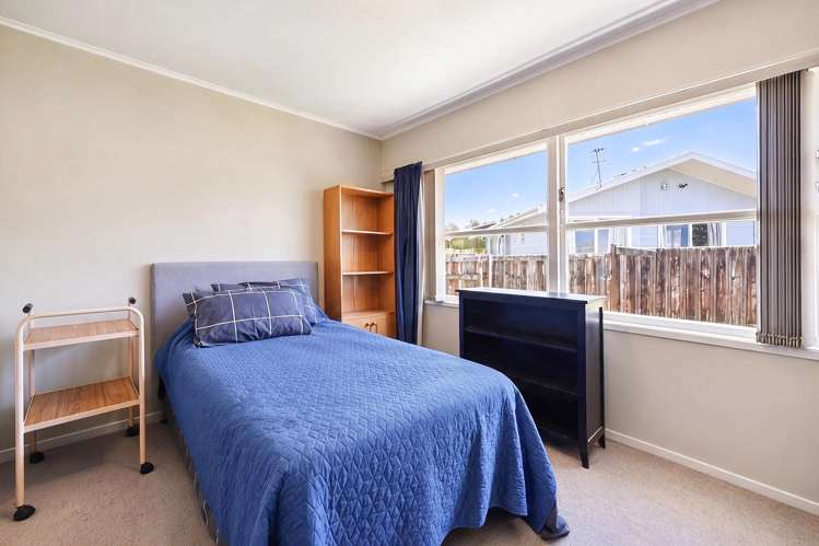 22 Roger Street Pukehangi_10