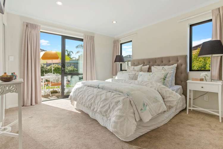 8 Iwinuku Crescent Wattle Downs_11