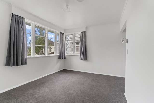 20 Greer Crescent Tawa_3