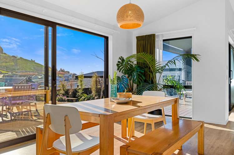 14 Carex Rise Cracroft_2