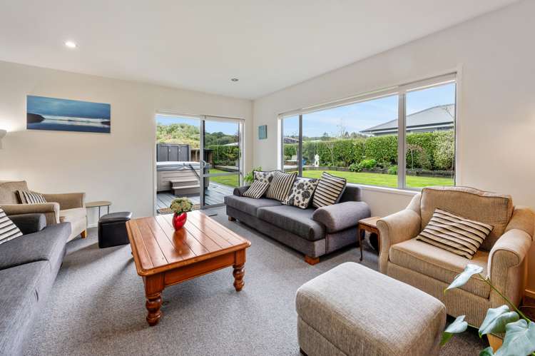 60 Montgomery Crescent Kinloch_13