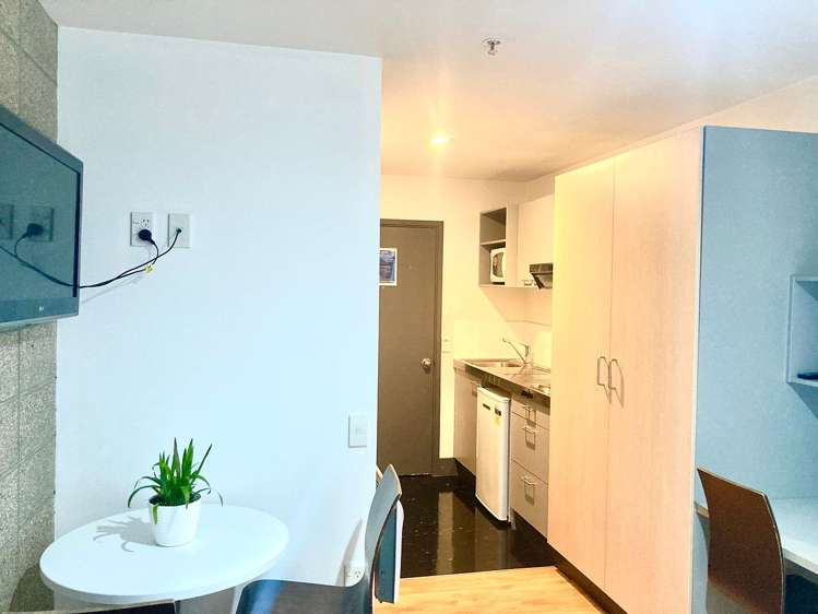 224/133 Beach Road Auckland Central_4