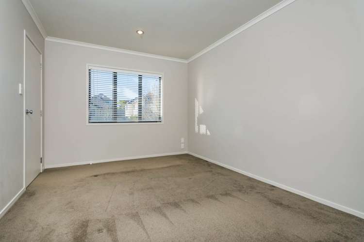 120 Fernhill Way Oteha_9