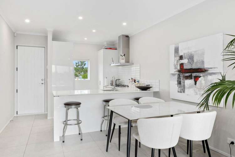 26A Taikura Avenue Red Beach_3