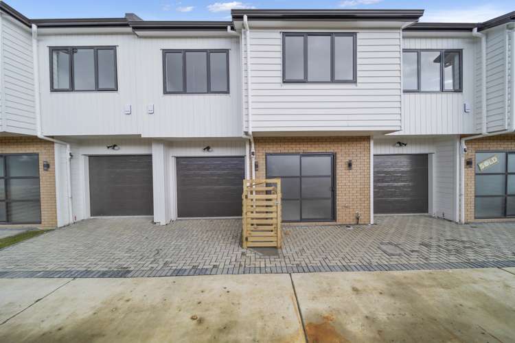 37d Court Town Close Mangere_15