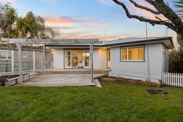Family Living, Bays Lifestyle, Walk to the Village