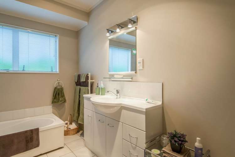 7 Ryden Place Glen Eden_13