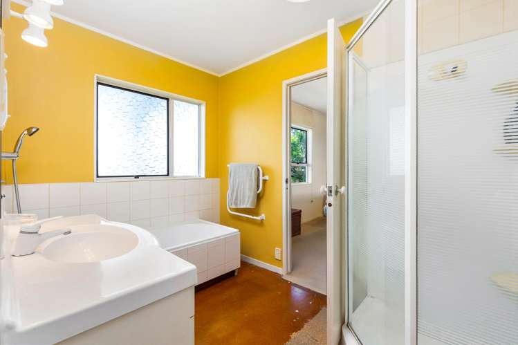 10 Tusac Place Totara Vale_16