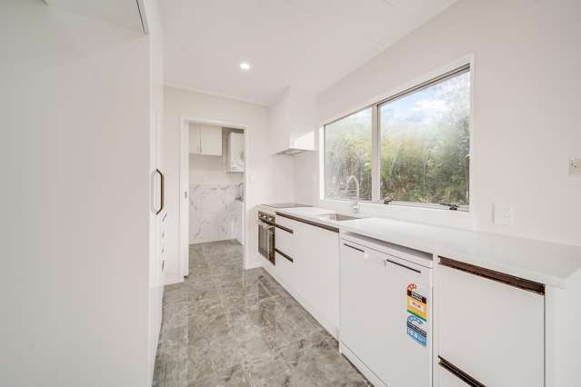 2A Netherlands Avenue Kelston_4