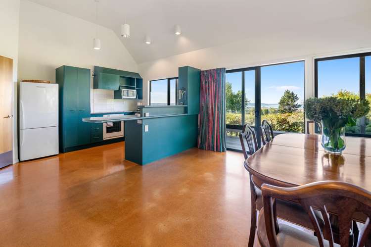 8 Mokoia Drive Tihiotonga_6