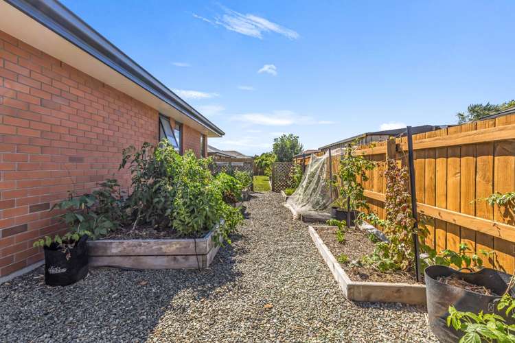 4 Ernest Place Brightwater_23