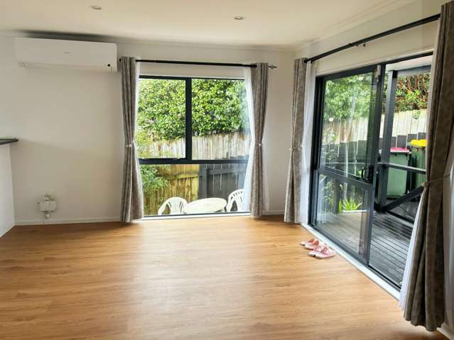 2/93 Cook Street Howick_3