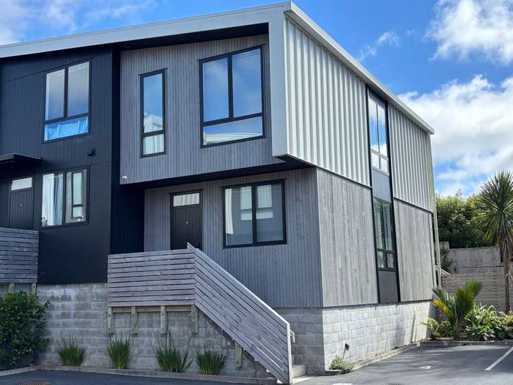 4/210 Karori Road_0