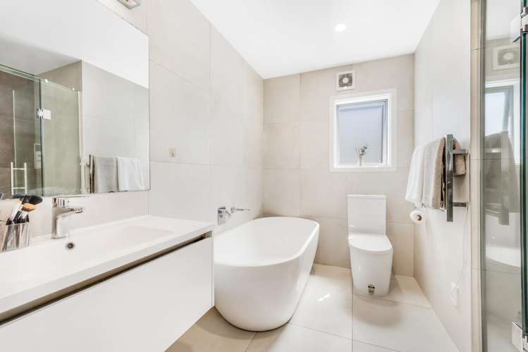 4 Waihanga Way Bucklands Beach_11