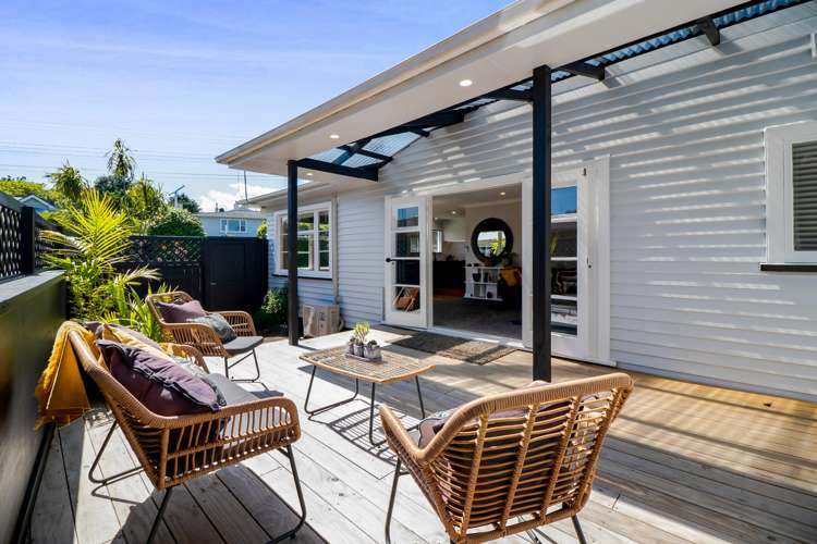 226 Tukapa Street Westown_12