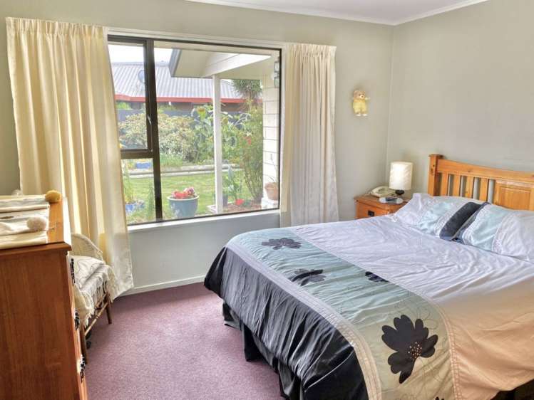 22 Pages Road Allenton_23