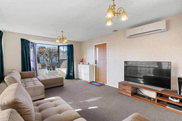 2/136 Middlepark Road_3