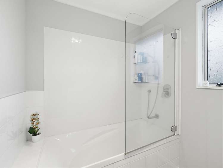 6 Escort Grove palmerston north Awapuni_24