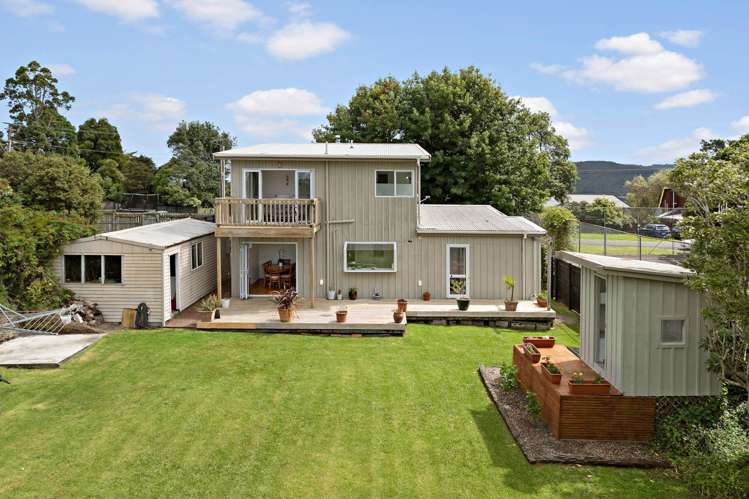 8 Lookout Drive Laingholm_0