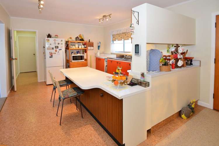 98 Vipond Road Stanmore Bay_6