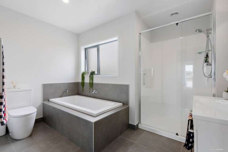 186 Seventh View Avenue Beachlands_11