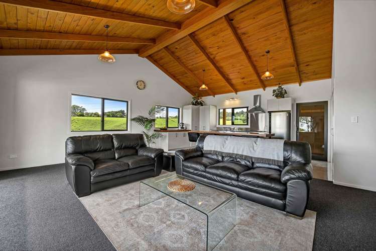 165 Sealy Road Omata_11